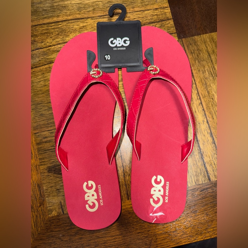 NWT GBG Los Angeles Vibrant Red Sandals SIZE 10
